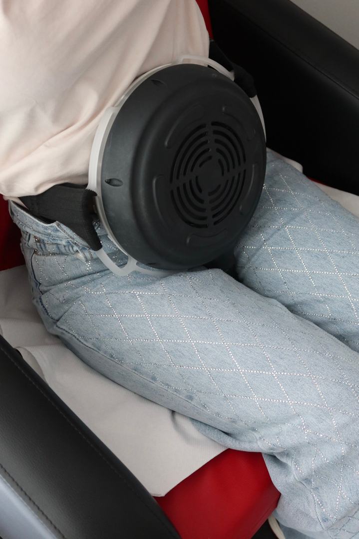 Séance TeslaFormer : applicateur posé sur les vêtements